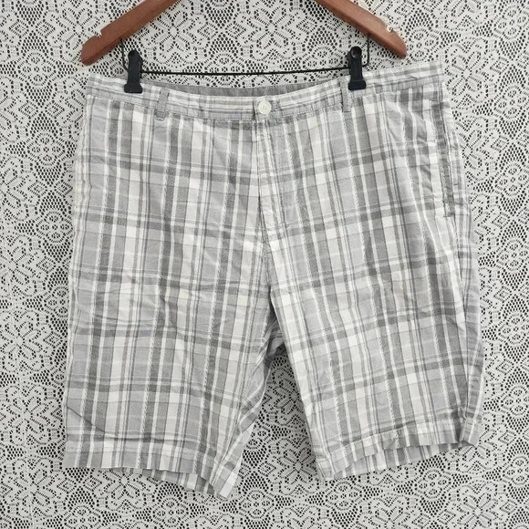 Calvin Klein Plaid Men's Bermuda Casual Shorts 38 - Picture 1 of 6